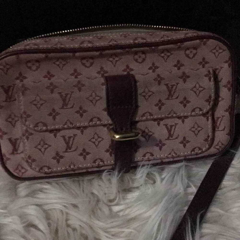 Louis Vuitton Cross Body